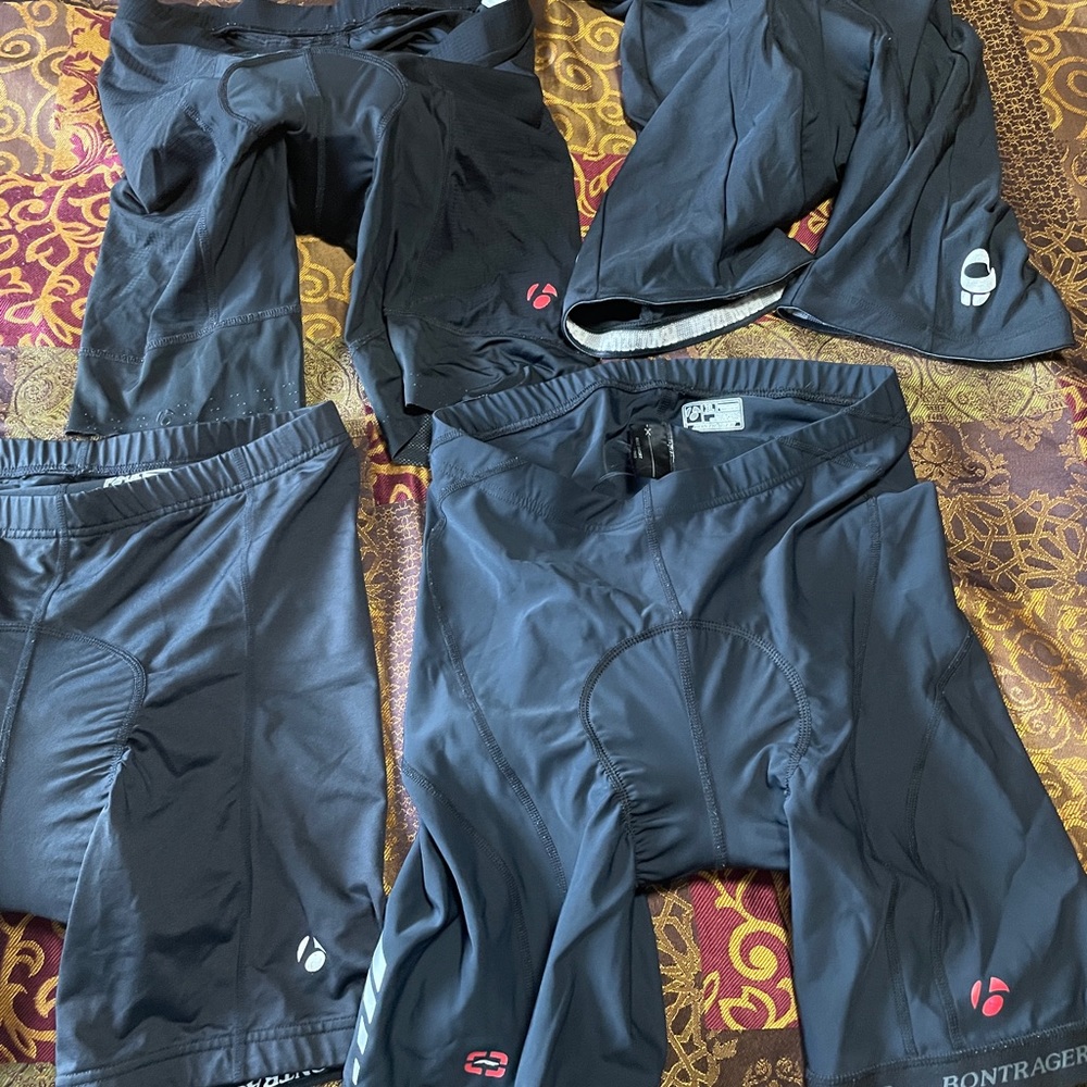 4 pair of Mens cycling shorts used XL